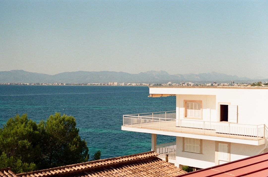luxury celebrity villa by the sea